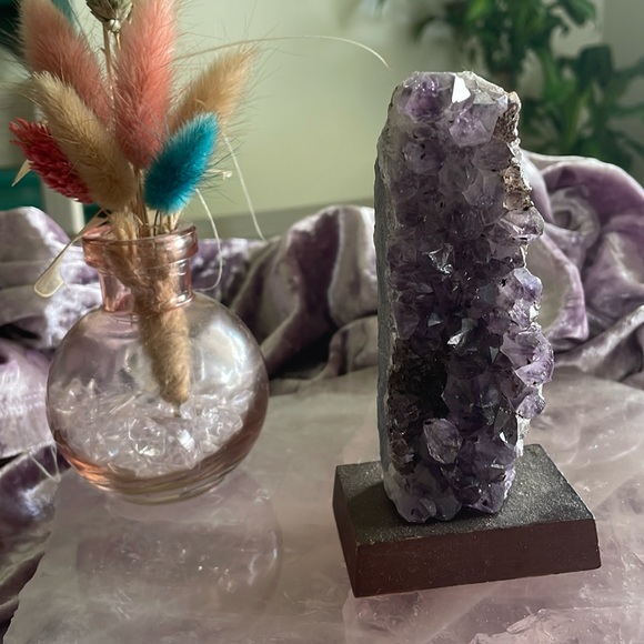 Amethyst Freeform with Stand 💕 - Picture 1 of 4